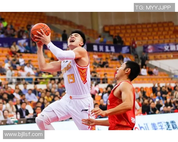 深圳篮球队防守反击策略分析及其成效评估 深圳篮球队防守反击策略分析及其成效评估