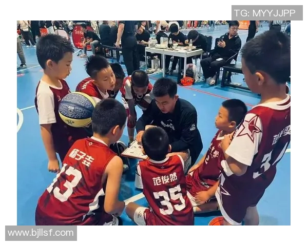 热爱篮球与足球的明星们如何在赛场上展现激情与才华 热爱篮球与足球的明星们如何在赛场上展现激情与才华