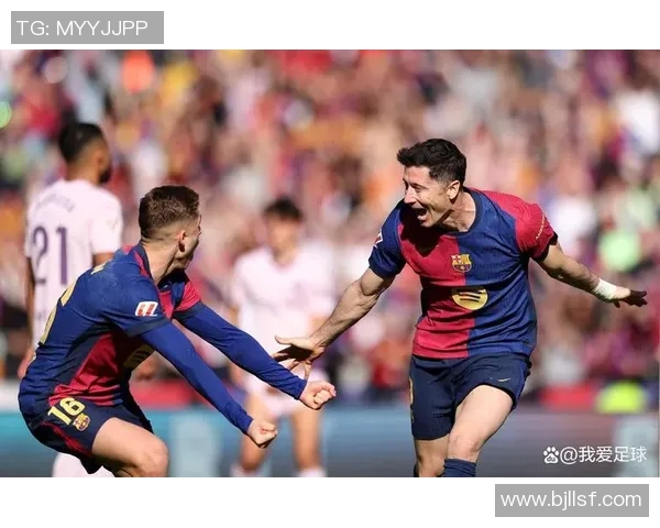 足球明星与球迷亲密互动揭秘精彩瞬间与感人故事分享 足球明星与球迷亲密互动揭秘精彩瞬间与感人故事分享