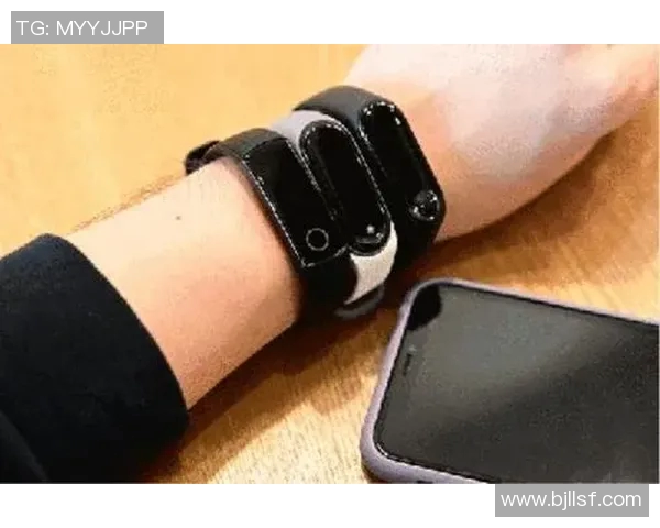 足球明星手环佩戴方法详解视频分享教你如何正确使用手环提升运动表现